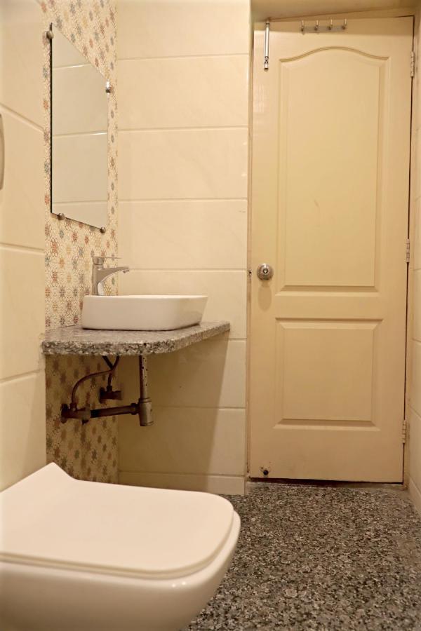 Hotel Klick International At "5 Min Walking " From New Delhi Railway Station Экстерьер фото